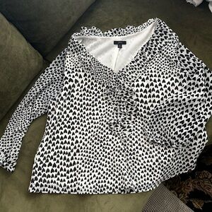 J Crew Ruffle-trim V-neck Blouse in Allover Heart Print X-Large